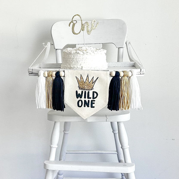 Wild One 1st Birthday Tassel Banner, Crown Highchair Decoration, Black and Gold First Birthday Party Sign, Clover Cake Smash Pennant