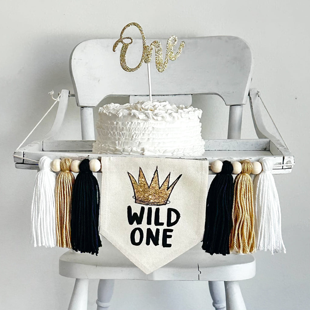 Wild One 1st Birthday Tassel Banner, Crown Highchair Decoration, Black and Gold First Birthday Party Sign, Clover Cake Smash Pennant