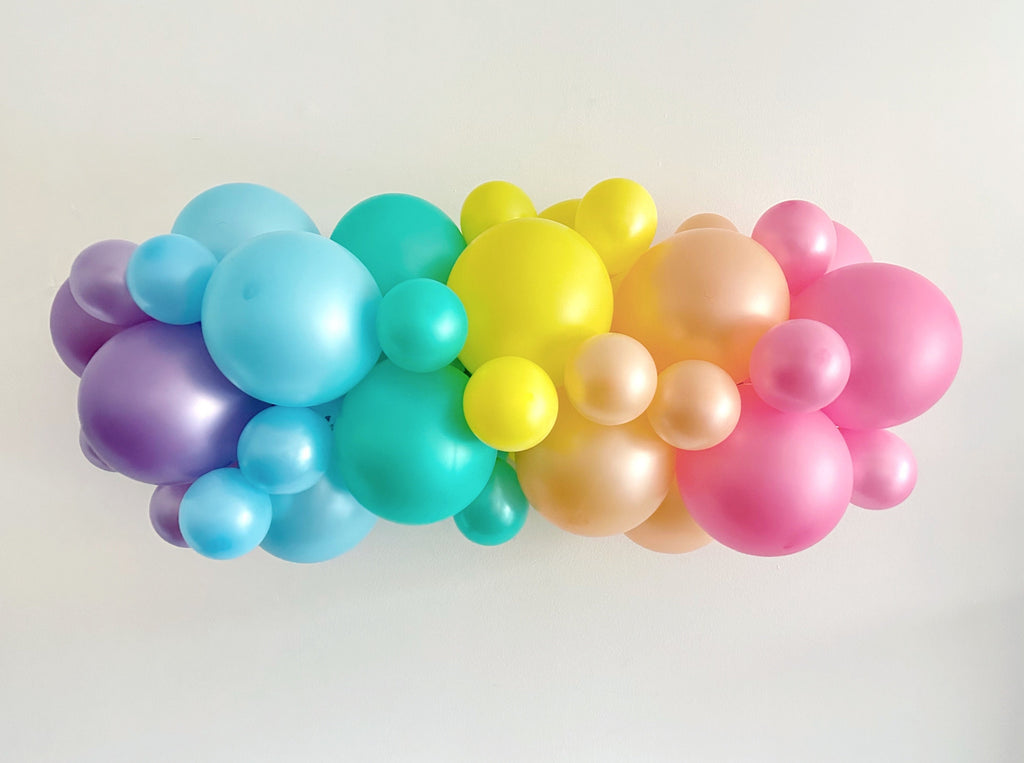 Baby Shower Flower Balloon Columns  Balloon flower decorations, Party  balloons, Baby reveal party