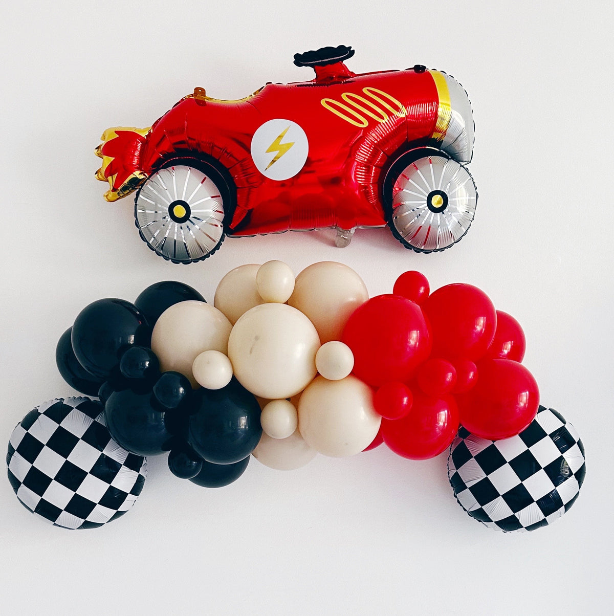 Beistle NASCAR Party Decoration – Mini Checkered Flag Black & White Cascade Centerpiece