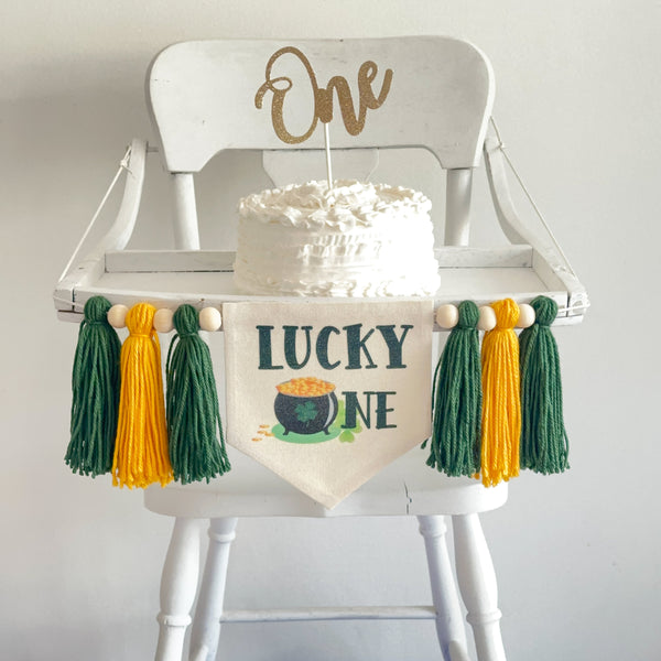 Lucky One Pot of Gold 1st Birthday Tassel Banner, St Patrick's Highchair Decoration, Shamrock First Birthday Party Sign, Cake Smash Pennant