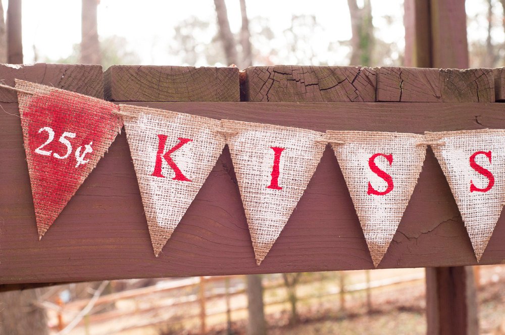 Rustic Kisses Banner, Valentine's Kisses Burlap Banner, 25 cent Kisses Burlap Banner, Rustic Valentine Banner, B030