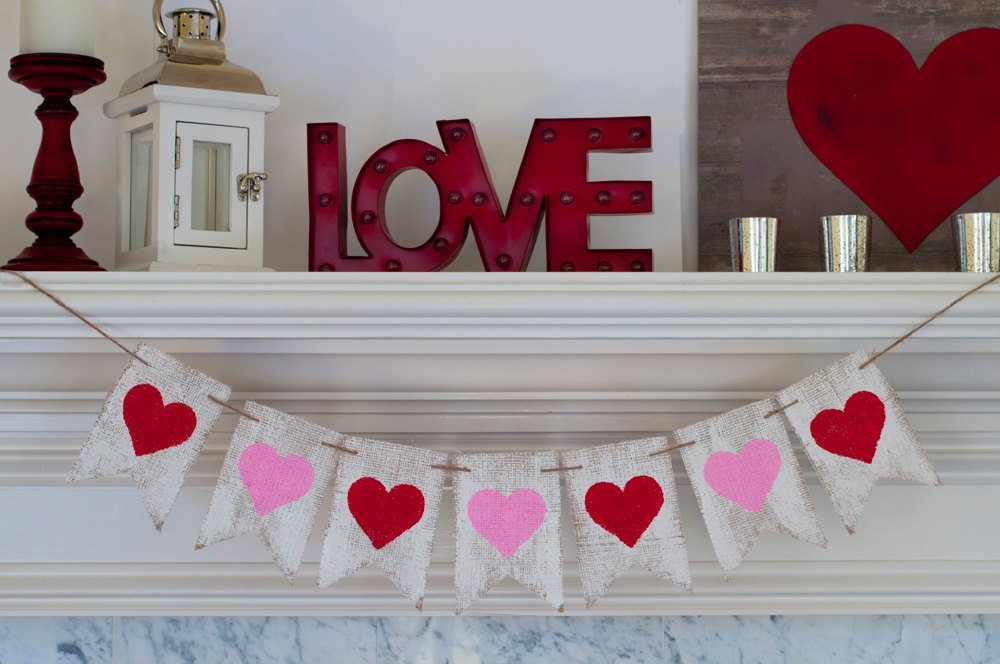 Valentines Day Decor, Valentines Day Banner, Pink and Red Heart Banner, Love Hearts Banner, B253